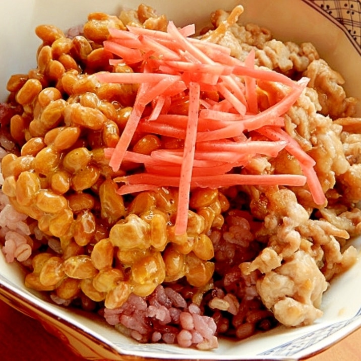 沖縄の簡単料理アレンジ❤納豆味噌ご飯♪（豚こま肉）